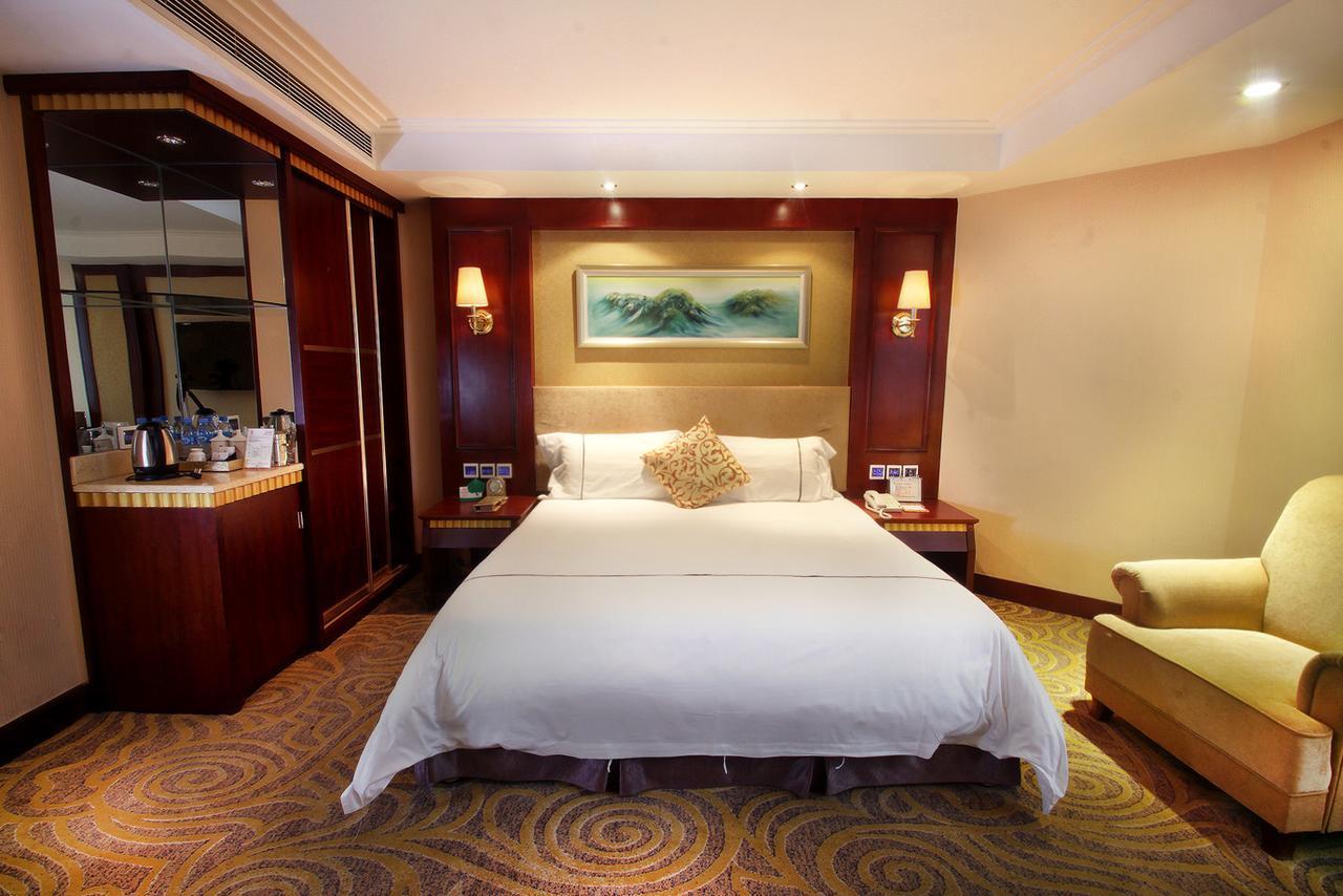 Huizhou Jinhuayue International Hotel Exterior photo